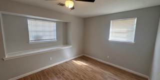 Newly remodeled 3 bed 1 bath garage conversion with monitored security! Gallery 11