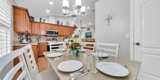 Gorgeous 4 bedroom pool house for rent w/ deeded beach access + pool & yard service included in the rent! Gallery 18