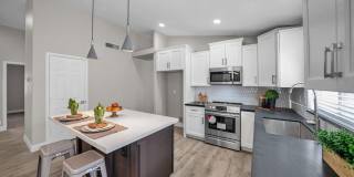 5 bedroom 2 bath single level home in Peoria Gallery 1