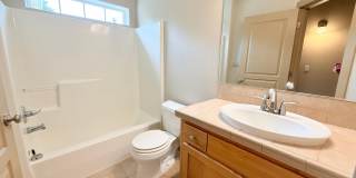 Spacious 3 Bedroom Townhome with Huge Bonus Room! Gallery 19
