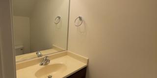 Townhouse / Burlington Gallery 11