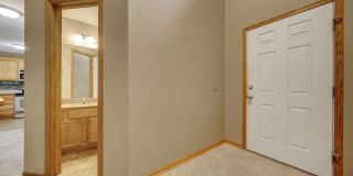 Charming 3BR Townhome in Lincoln Gallery 13