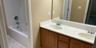 Beautiful 4 Bedroom, 2.5 Bath Oakley Home W/ Large Yard Gallery 15