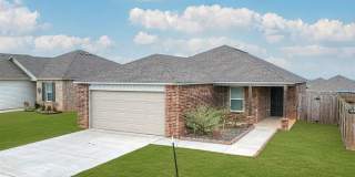 Charming 3BR House in Yukon Gallery 1