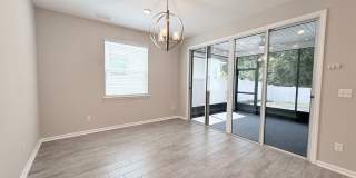 Bright & Spacious 4BR Home with Screened Porch & Paver Patio Bright & Spacious 4BR Home with Screened Porch & Paver Patio Gallery 9