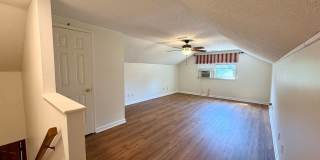 Fabulous Home Near Alice Drive! Gallery 10