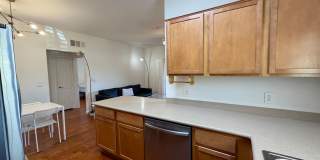 2 bedroom Partially furnished Condo Gallery 7