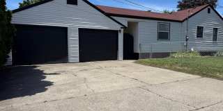 Audubon-Downriver Neighborhood 4 bedroom, 1 bath corner lot with large, fenced yard Gallery 26