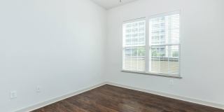 1810 Belcourt Gallery 35