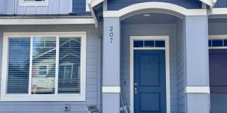 West Townhome Near Downtown Vancouver Gallery 1