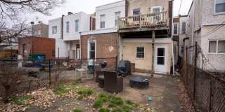 Large 1st fl with yard w/d Gallery 15