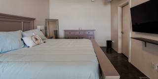 Fully Furnished Mid-Term 2-Level Condo | 1,549 Sq Ft | Private Parking | Shared Living Fully Furnished Mid-Term 2-Level Condo | 1,549 Sq Ft | Private Parking | Shared Living Gallery 38