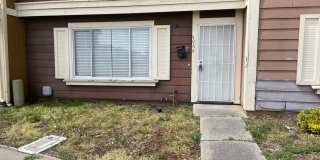 3 Bedroom, 1.5 Bath Home in Parkway Neighborhood Gallery 1