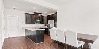 44730 TIVERTON Square Gallery 7
