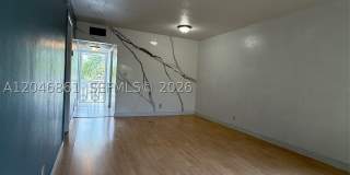 3300 NE 10th Ter Gallery 4