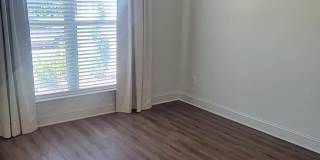 106 Horseshoe Boulevard Gallery 20