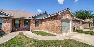 3-BEDROOM DUPLEX IN DOVE MEADOW Gallery 1