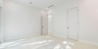 114 Royal Lane Gallery 27