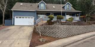 Beautiful large house in the South Hills! $1,000 OFF YOUR FIRST MONTH'S RENT! Gallery 1