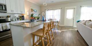 3 Bed 3.5 Bath Luxury Townhome in Convenient Location! Gallery 4