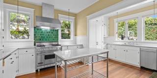 1020 15th Avenue East Gallery 3