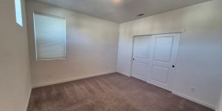 Gorgeous 4 Bedroom 3.5 bath with loft Gallery 33