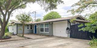 Charming 3/2 in the Heart of the Mueller Area! Charming 3/2 in the Heart of the Mueller Area! Gallery 1