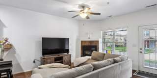 $1,950 | 3 Bedroom, 2.5 Bathroom Town Home | Pets Allowed | Available for August 1st Move-In! Gallery 4