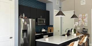 Room in 2 Bedroom Home at Eleanor St Gallery 22