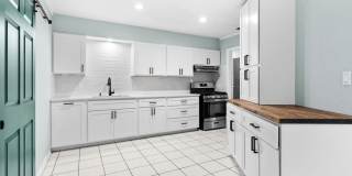 527 LIVELY DR Gallery 6