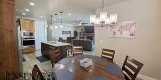 Beautiful Furnished 4 Bedroom home in Brio Gallery 12
