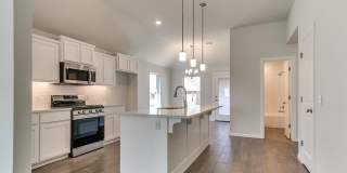 Stunning New Home! Gallery 7