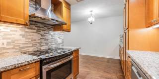 Sweet Cozy 2 Bed 2 Bath condo available now! Lake Oswego - 1 Month Free Sweet Cozy 2 Bed 2 Bath condo available now! Lake Oswego - 1 Month Free Gallery 1