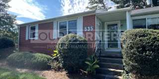 Beautiful 2 Bedroom 1 Bath Condo Gallery 1