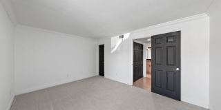 864 SHORELINE Circle Gallery 11