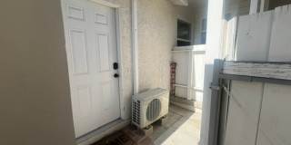 Charming Winnetka Studio (ADU)! Laundry In Unit! Gallery 3