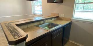2 Bedroom 1.5 Bath Apt at the Monterey Square Apts NW OKC Gallery 13