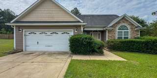 Spacious 4 Bed 3 Bath Home with Bonus Room Gallery 1