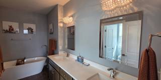 Modern 4 Bedroom 5 Bath Townhome - With Lots of Natural Light and Great Views! Gallery 24
