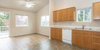 18185 Webster Rd Gallery 1