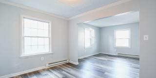 Spacious Duplex! Gallery 7