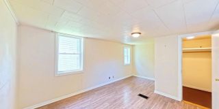 4-Bed Farmhouse Minutes from UVM Campus (30 Chase St) Gallery 25