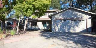 Beautiful 4bd/ 2.5 ba House Gallery 1