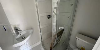 27 NE 5th Ave Gallery 4