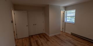 Charming and Spacious South Side 3-Bedroom Duplex Gallery 21