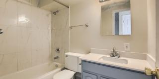 2 Bedroom condo in Denver Gallery 16