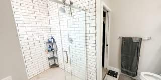 Modern Rental - South Side Gallery 12