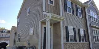 New Construction 3 bedroom 3.5 bathroom townhome Gallery 1