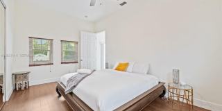2501 Pine Tree Dr Gallery 18