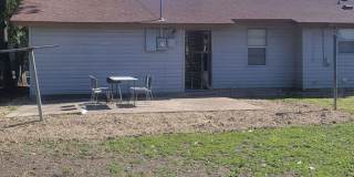 Charming 3-Bedroom, 1-Bath Home with Large Backyard – Fully Furnished! Gallery 5